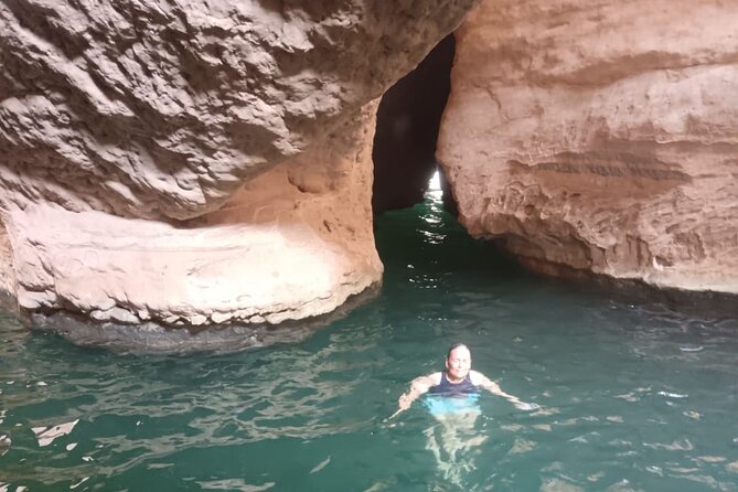 2 Days Private Wadi Shab Tour in Desert Safari - Coast and Wadi Tiwi: a greener change of scene