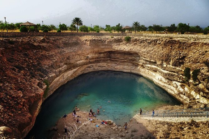 2 Days Tour TOUR FATIMA - Wadi Tiwi: villages, palms, and working farmland
