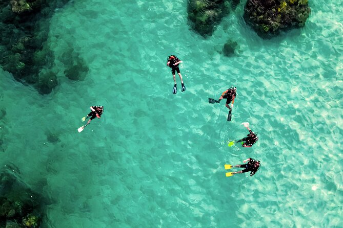 2 Hours Private Scuba Diving Activity in Qantab Beach - Entering the water at the Qantab home reef