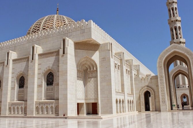 5 Days Jewels Of Oman Package - Day Two: Wadi Bani Khalid and a Night in Wahiba Sands