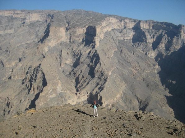 5-Days Private Oman Tour from Muscat - Day one: Bimmah Sinkhole, Wadi Shab, and turtle country