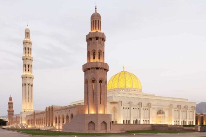 5-Days Private Oman Tour – Mountains, Deserts & Coastline - Nizwa, Al Hamra and Jebel Shams on the final day