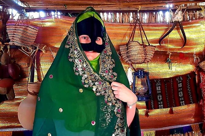 5-Days Private Oman Tour – Mountains, Deserts & Coastline - Sur and Wahiba Sands: boats, goats and desert light