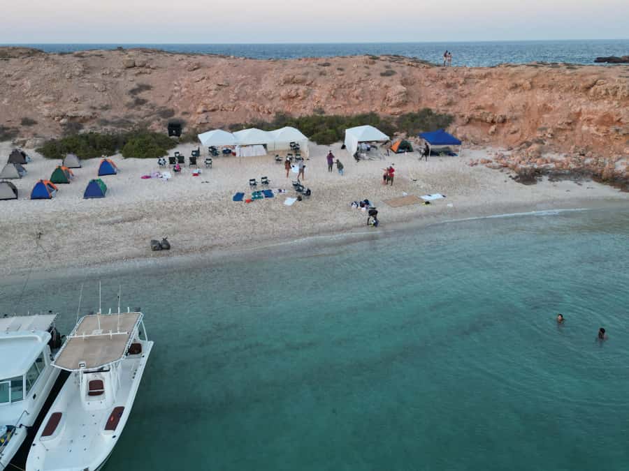 Camping to the Daymaniyat Islands with an overnight stay - Sunset and the island after the day boats leave