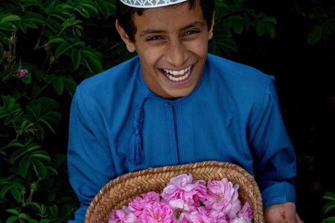 Damascus Roses - Discover the secrets of Al Jabal Al Akhdhar - Seeing rose distillation by local families