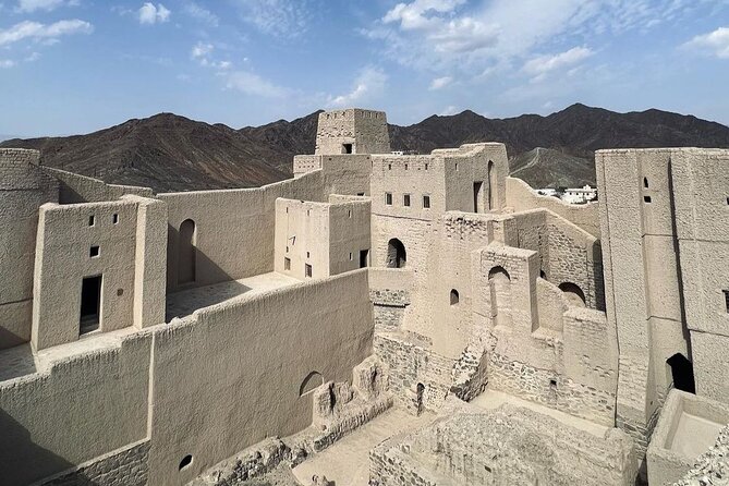Day Tour to the Enchanting Forts of Nizwa - The Long Road From Muscat to Nizwa