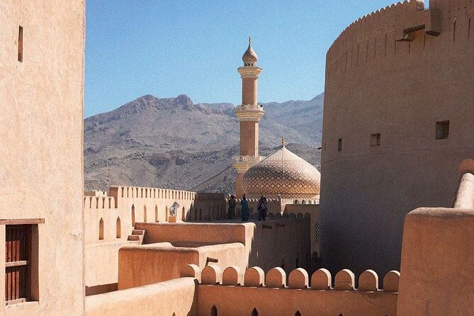 Day Tour to the Enchanting Forts of Nizwa - Browsing Nizwa Souq After the Fort