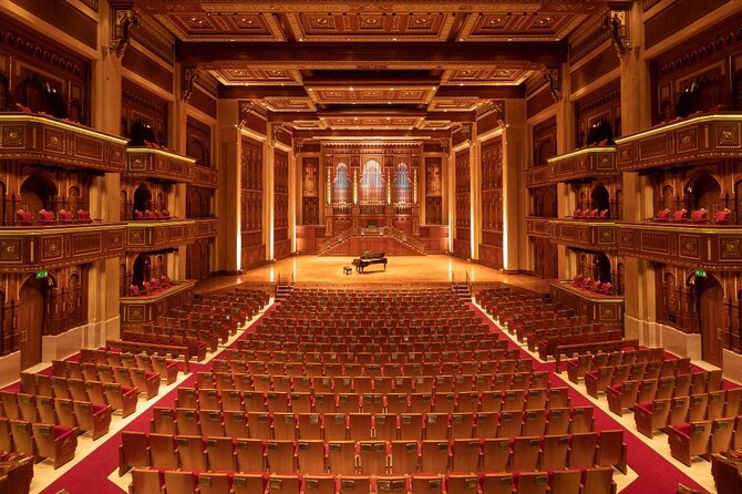 Discover Muscat - Al Alam Palace and Muscat’s royal quarter