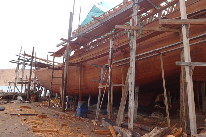 East Coast and Wadi Shab tour - Sur shows Oman’s boatbuilding tradition