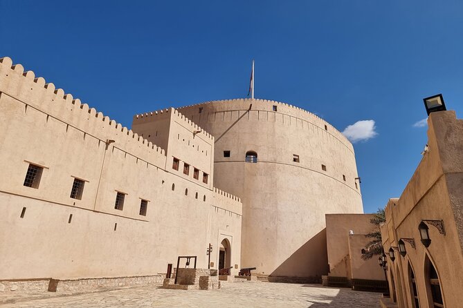 Enjoy the beauty of Fanja, Samail، Izki & Nizwa on a special trip - Fanja, where mountains meet old village life