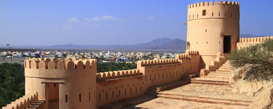 From Muscat: 4-Day Oman Highlights Tour - Nakhl Fortress and the road into the mountains