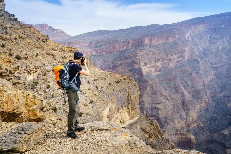 From Muscat: Nizwa and Jebel Shams Day Trip - A local lunch before the mountain road
