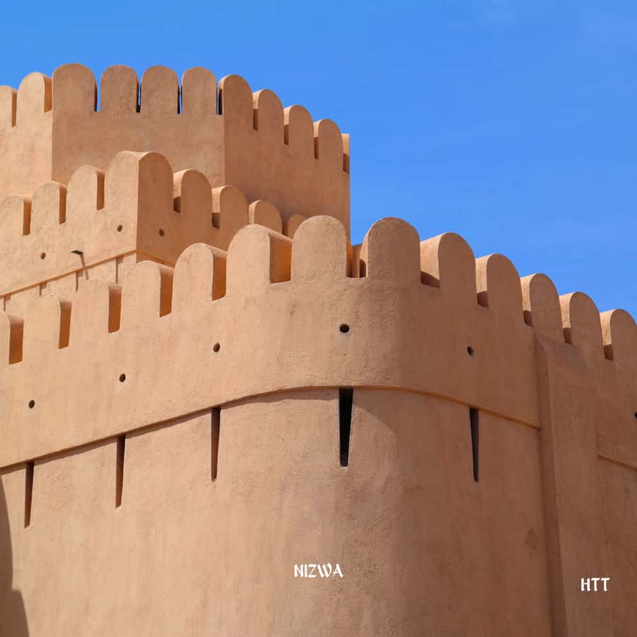 From Muscat: Nizwa, Bahla, and Jabrin Tour with Forts - Nizwa Fort and the Round Tower