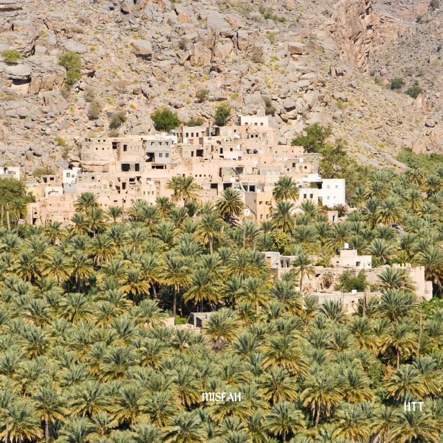 From Muscat: Nizwa Day Trip with Grand Canyon - Wadi Nakhr and Wadi Ghul: the road becomes the attraction