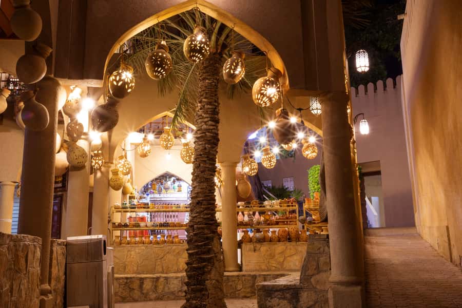 From Muscat: Nizwa Guided Tour with Optional Overnight Stay - Dinner with Omani flavors