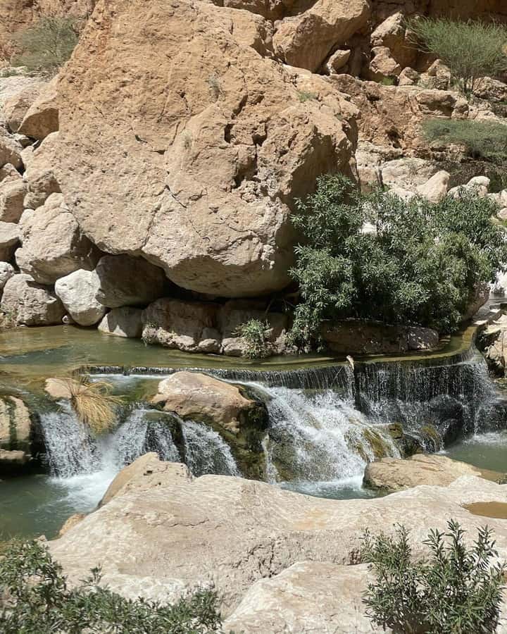 From Muscat:Private Wadi Shab and Bimmah SinkHole Tour - How to prepare for the Wadi