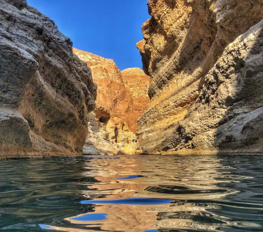 From Muscat: Wadi Shab & Bimmah Sinkhole Full-Day Tour - The long road from Muscat to the coast