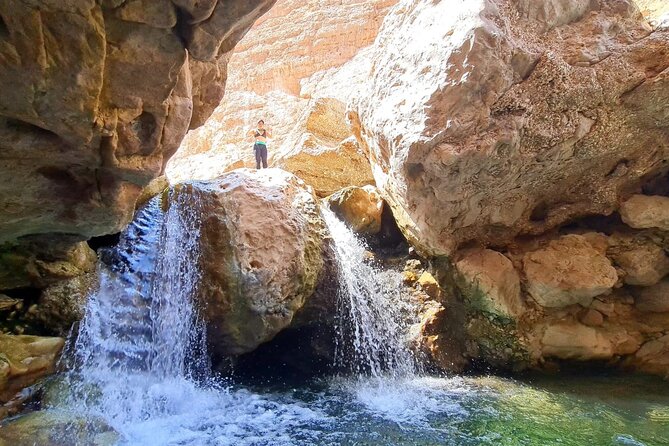 Full-Day Bimmah Sinkhole and Wadi Al Arbeieen Tour - A private 4WD changes the feel of the route