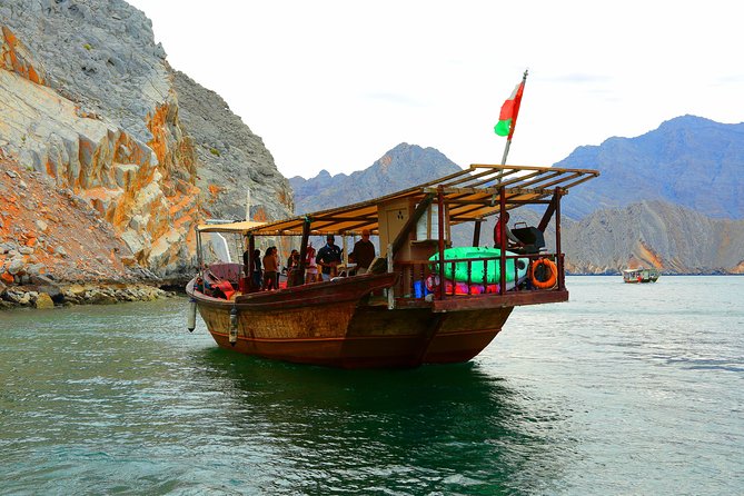 Full Day Dhow Cruise to Khor Sham with lunch & Snorkeling (Shore excursions) - Crew service and the feel onboard