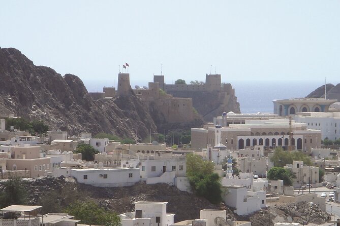 Full-Day Grand Canyon and Nizwa Tour by 4x4 - Seeing Oman’s Grand Canyon from the road