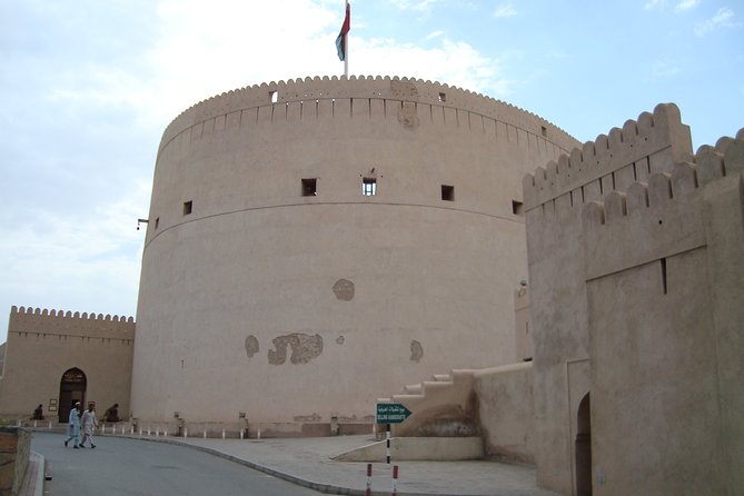 Full Day Nizwa Tour - The long Muscat to Nizwa road day