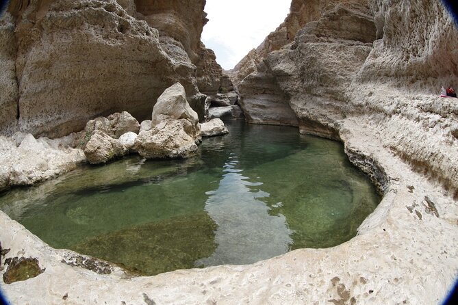 Full-day Private Guided Wadi Shab Tour in Oman - Lunch and the stop at Bimmah Sinkhole