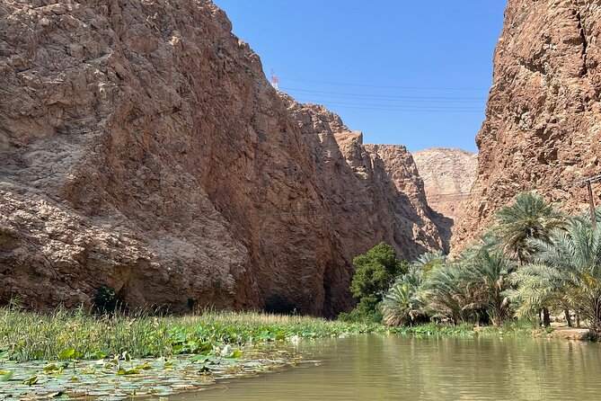 Full Day Private Tour to Wadi Shab and Bimmah Sinkhole - Bimmah Sinkhole in 30 minutes
