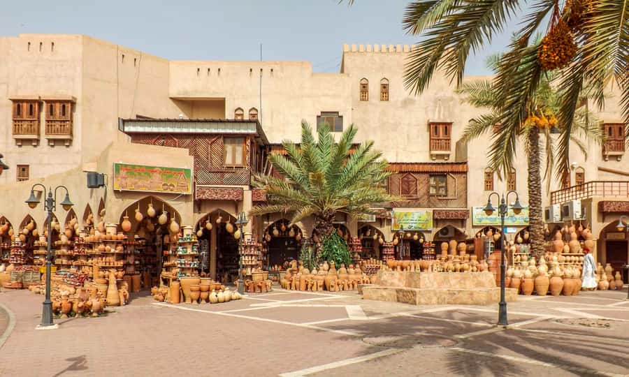 Full-Day Tour in Oman: Enchanting Forts of Nizwa and Jabreen - Quick takeaways from the Nizwa and Jabreen day trip