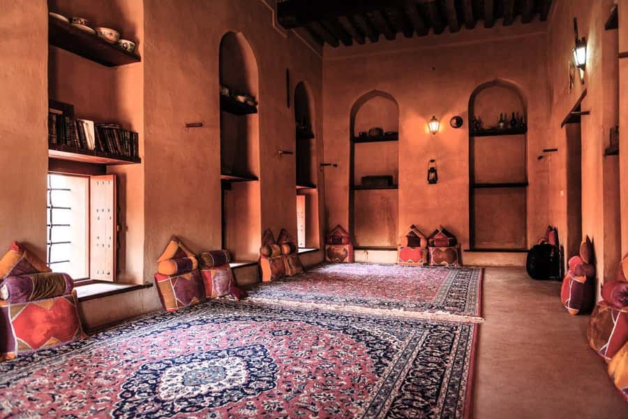 Full-Day Tour in Oman: Enchanting Forts of Nizwa and Jabreen - Bahla Fort and the pottery tradition