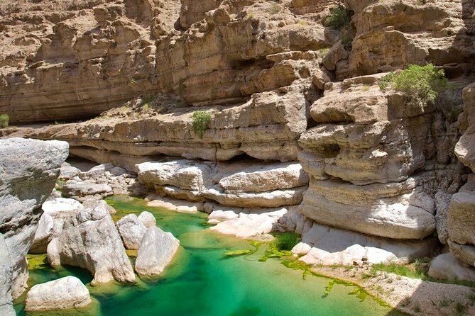 Full Day Tour in Wadi Shab - The coastal road from Muscat to Wadi Shab