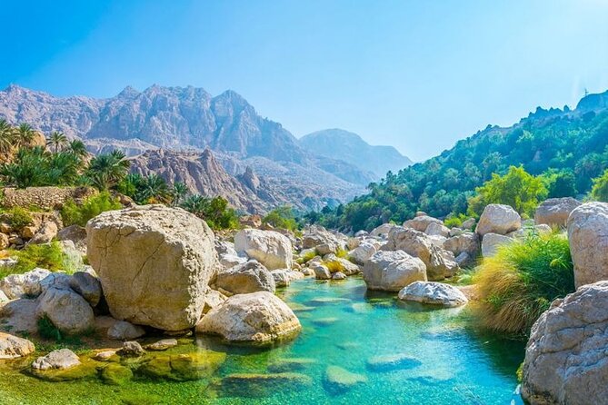 Full-Day Wadi Shab and Bimmah Sinkhole Tour - What Happens at Bimmah Sinkhole