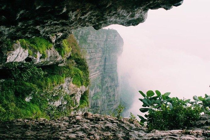Full day west tour of Salalah - Ittin Mountain and the view over Jarziz Valley