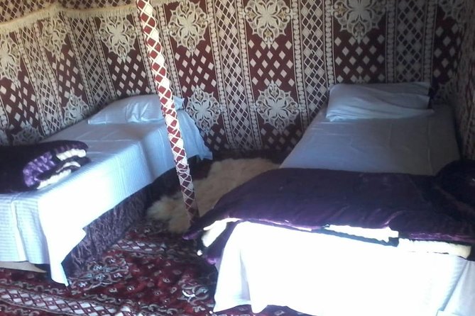 Golden Dunes Getaway: Overnight Safari in Salalah’s Empty Quarter - Sunrise and breakfast start the return trip