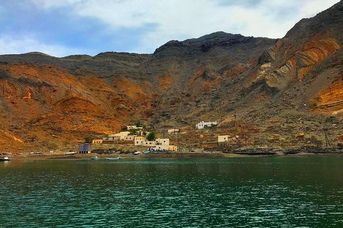 Half Day Dhow cruise to Telegraph Island (Shore excursions) - What the dhow setting adds