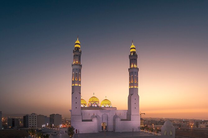 Half-Day Private Muscat City Tour 4 Hours - Qurum Beach and 40 minutes by the water