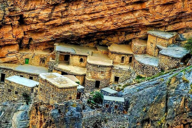 Jebel Akhdar Al Suwjara - Birkat Al Mouz Ruins - Private Full Day Tour - Why a private 4WD day changes the experience