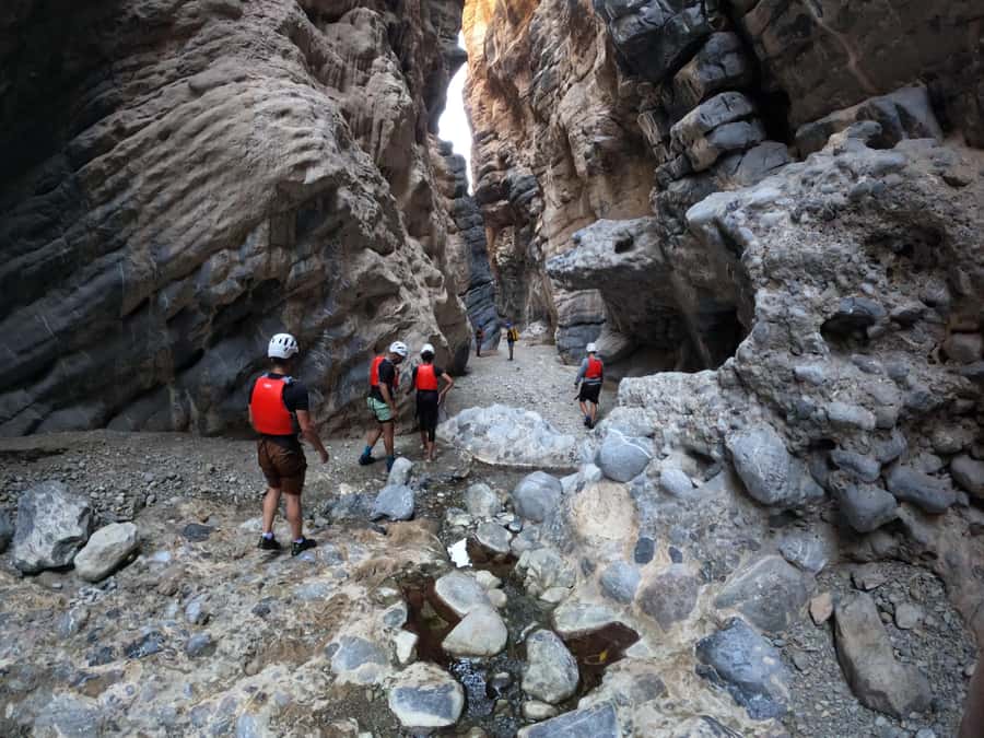 Jebel Shams: Full Day Adventure Tour through Snake Canyon - Guides, safety, and the value of a small group