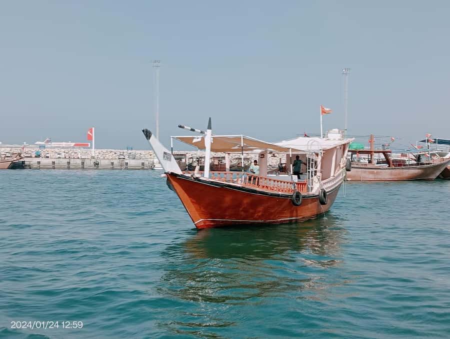 Khasab: Dhow Cruise with Lunch, Dolphin Watching& Snorkeling - Why Musandam makes a dhow cruise worthwhile