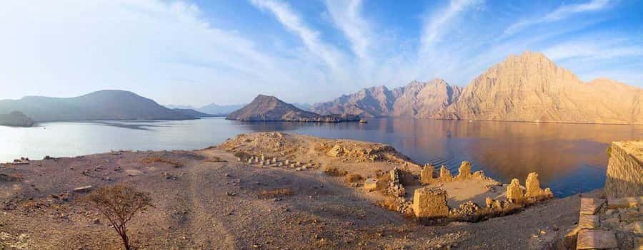 Khasab Musandam |Telegraph Island |Dhow Cruise | Dolphins - Lunch, fruit, and the onboard service
