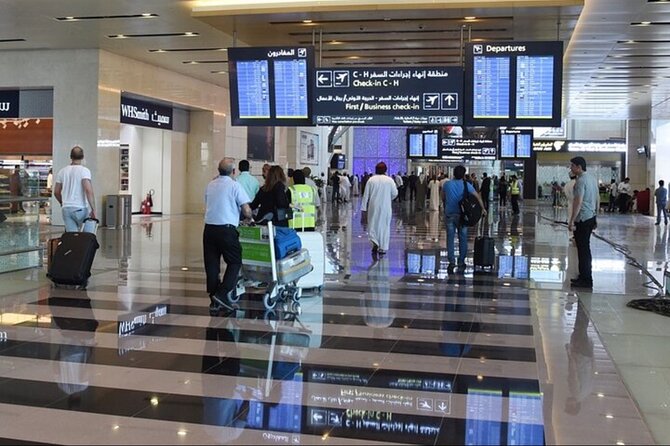 Muscat: Airport Private Transfer to/from all Muscat Hotels - The Vehicle, Comfort, and Small Extras