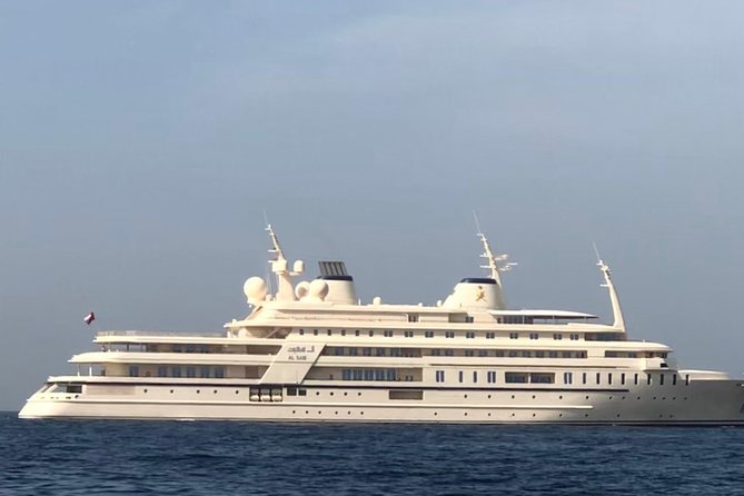 Muscat: City Highlights Experience with Transfer - Bait Al Zubair and Oman’s material culture