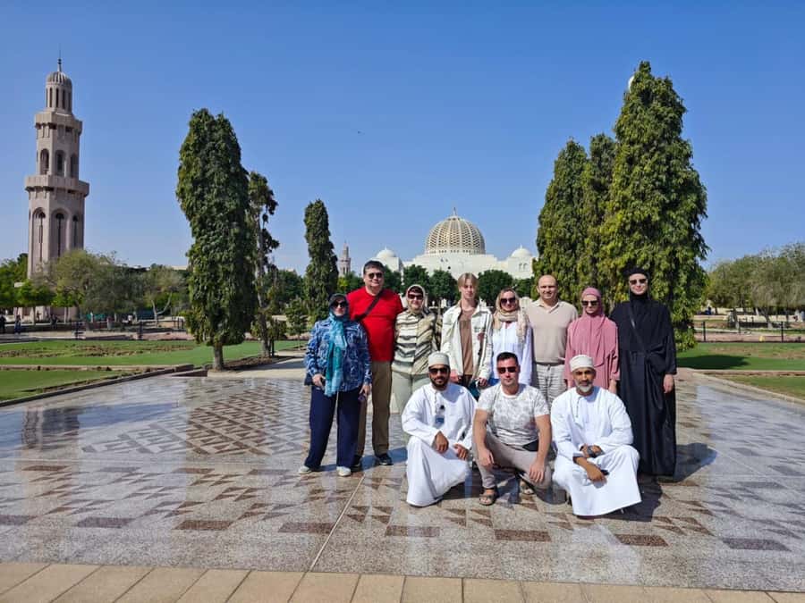 Muscat: City Highlights Tour with Optional Transfers - Sultan Qaboos Grand Mosque: start with Muscat’s great showpiece