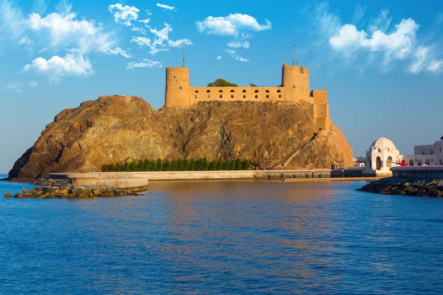 Muscat: City Tour of Grand Mosque, Old Souqs, Museum, & Fort - Muttrah Souq and the corniche: Muscat’s everyday side