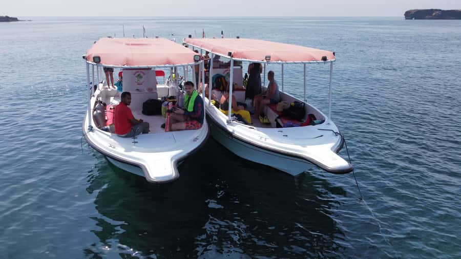 Muscat: Daymaniat Islands Scuba Diving for Beginners - The boat briefing and first underwater lesson