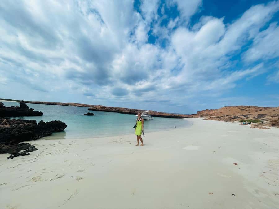 Muscat: Daymaniat Islands Snorkeling Trip with Brunch - What the included brunch is really like