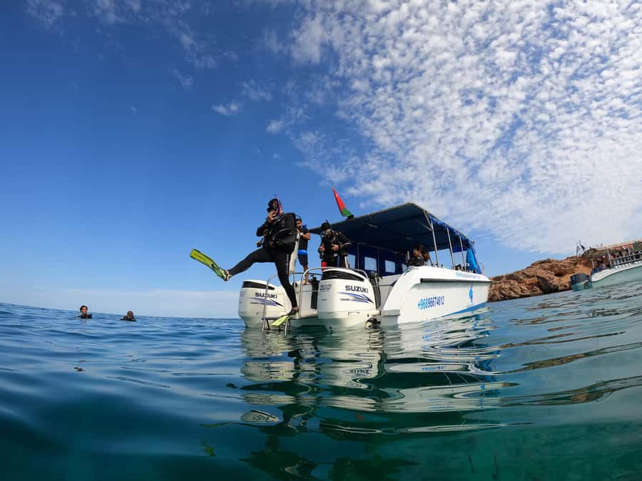 Muscat: Daymaniyat Island Scuba Dive 2 locations + BBQ Lunch - The 45-Minute Ride to the Nature Reserve