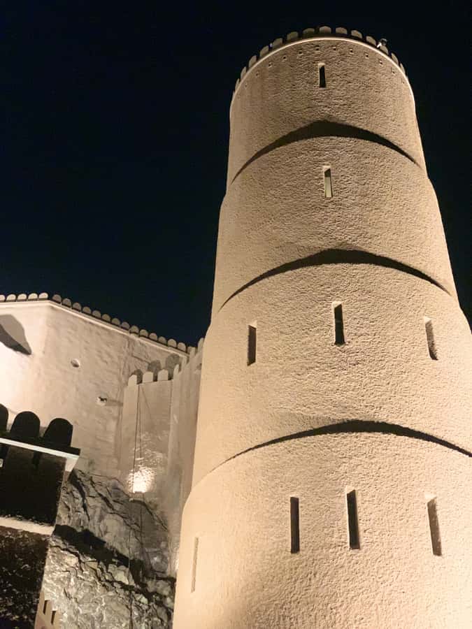 Muscat: Evening Group City Guided Tour with Free Dinner - Qurum Beach and the first seaside pause