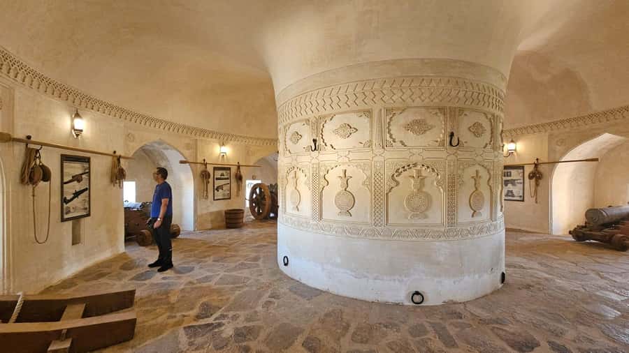 Muscat: full day tour to Nakhal, Rustaq and hot springs - Why Rustaq makes a better first stop than a quick photo