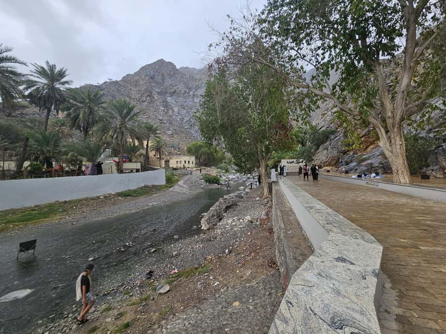 Muscat: full day tour to Nakhal, Rustaq and hot springs - Ain Al Thawra, where the feet get all the attention