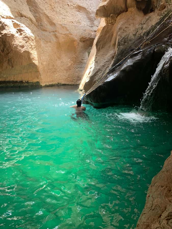 Muscat: Full-Day Wadi Shab & Bimmah Sinkhole Private Tour - Swimming through pools, caves, and the famous waterfall